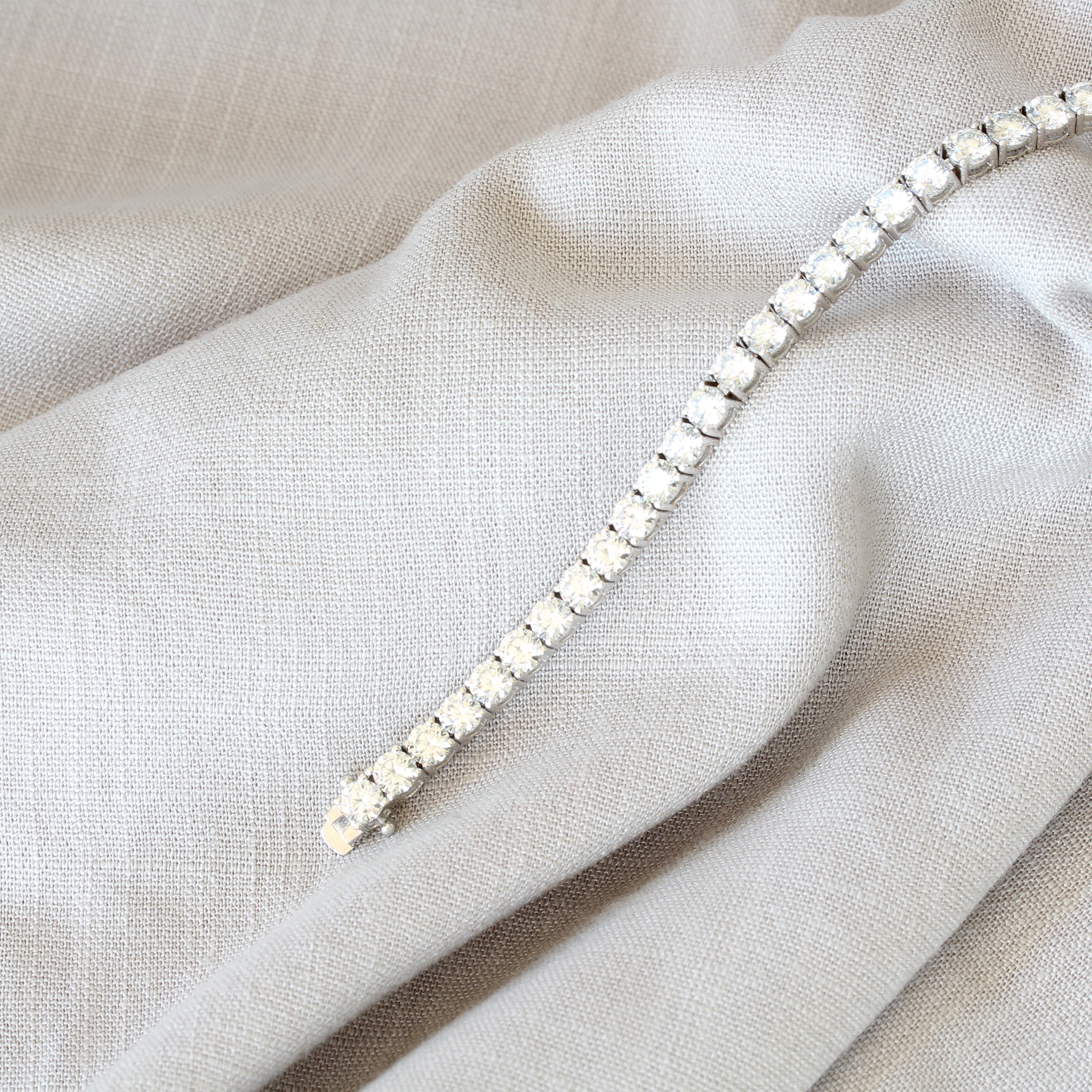 18ct White Gold Tennis Bracelet – Daneel Diamond Manfacturers