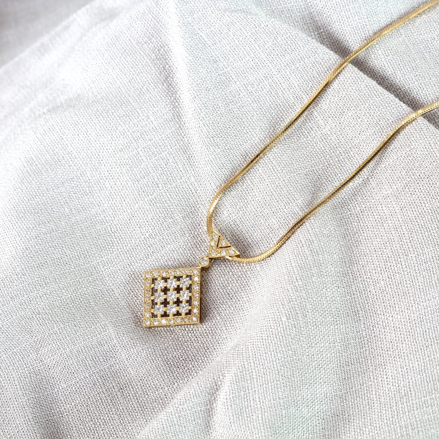 18ct Yellow Gold Diamond Pendant