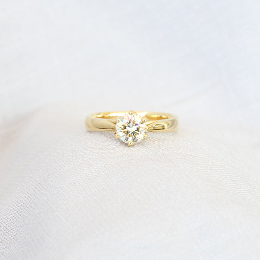 18ct Yellow Gold Diamond Solitaire Ring