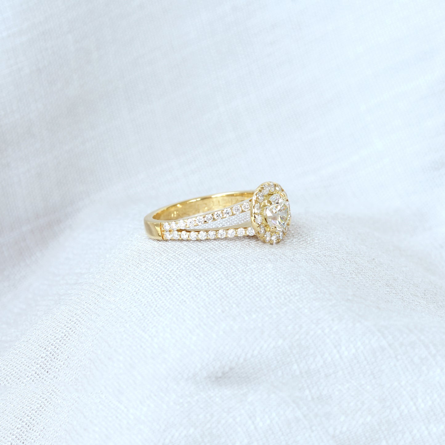 18ct Yellow Gold Diamond Halo Ring