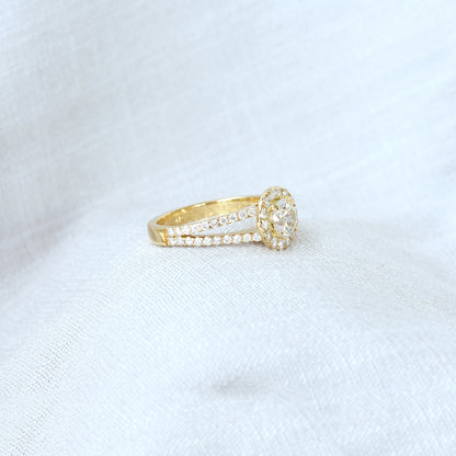 18ct Yellow Gold Diamond Halo Ring